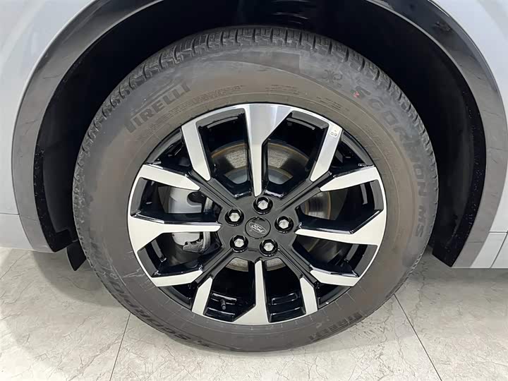 Ford Edge 2025 2025款 锐界L 2.0T EcoBoost E混动四驱七座至尊型