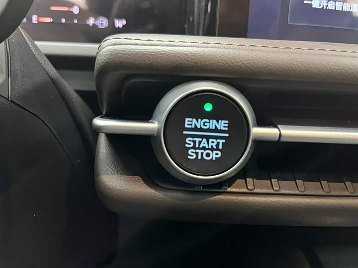 Ford Edge 2025 2025款 锐界L 2.0T EcoBoost E混动四驱七座至尊型