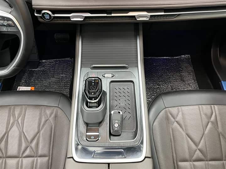 Ford Edge 2025 2025款 锐界L 2.0T EcoBoost E混动四驱七座至尊型