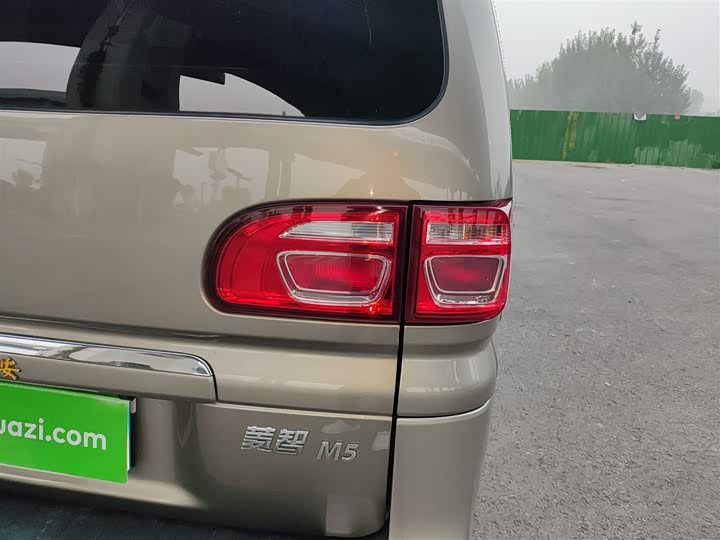 Dongfeng Forthing Lingzhi M5 2023 2023款 M5L 1.6L 基本型 7座