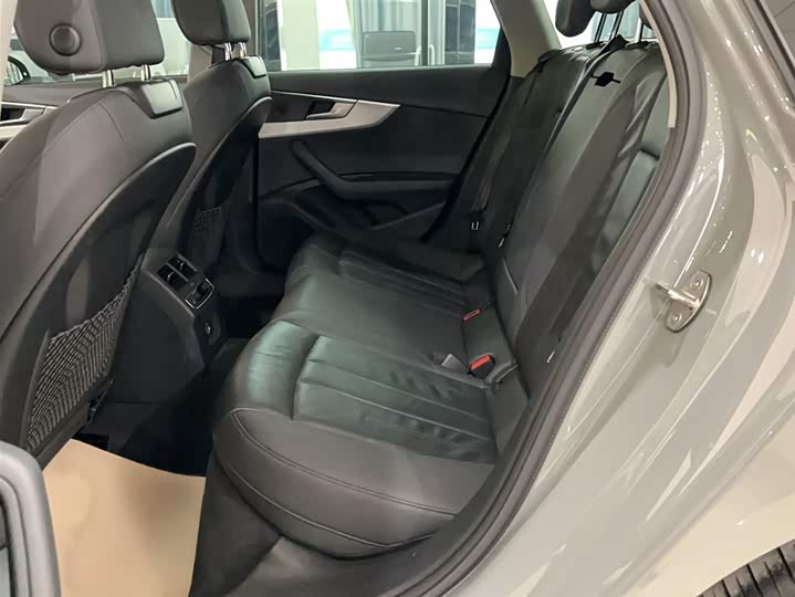 Audi A4 2021 2021款 Avant 先锋派 40 TFSI 时尚动感型