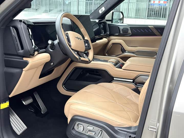 BYD FangChengBao Leopard 8 2025 2025款 智勇旗舰版 7座