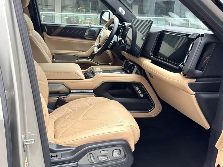 BYD FangChengBao Leopard 8 2025 2025款 智勇旗舰版 7座