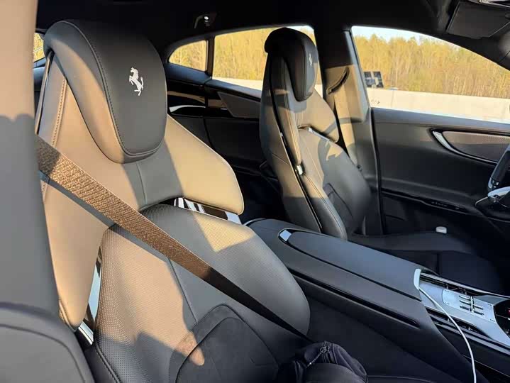 Ferrari Purosangue 2023 2023款 6.5L V12