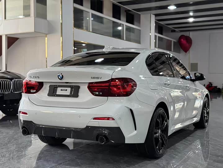BMW 1 Series 2023 2023款 125i M运动曜夜版