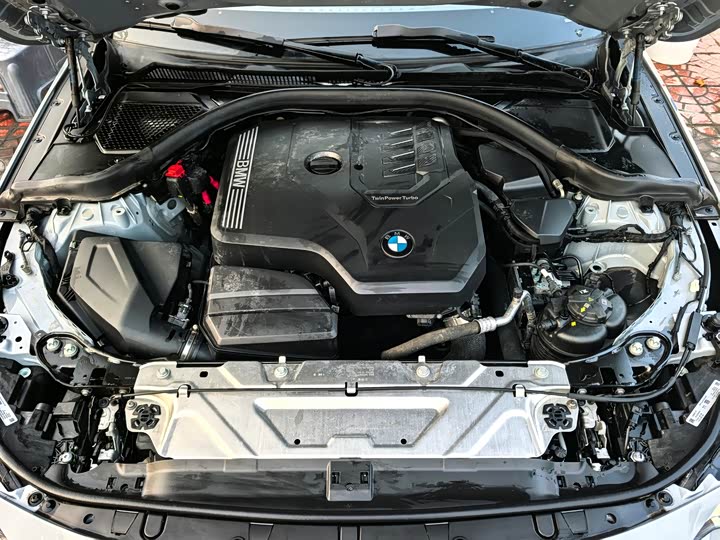 BMW 2 Series 2025 2025款 225i M运动曜夜套装