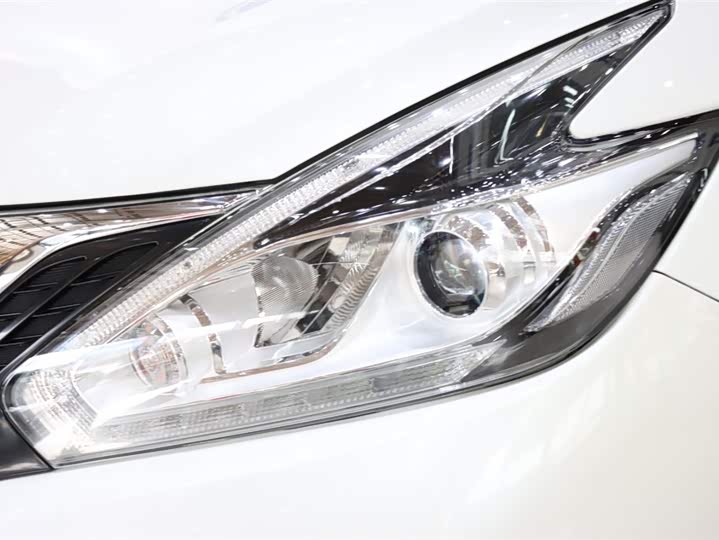 Nissan Murano 2021 2021款 2.5 S/C HEV XE 四驱混动智联尊尚版