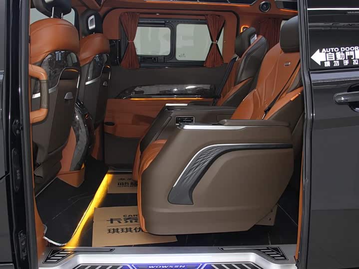 Ford Tourneo 2020 2020款 改款 2.0T 自动精英版