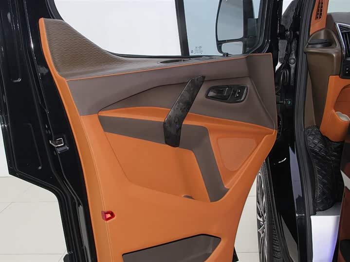 Ford Tourneo 2020 2020款 改款 2.0T 自动精英版