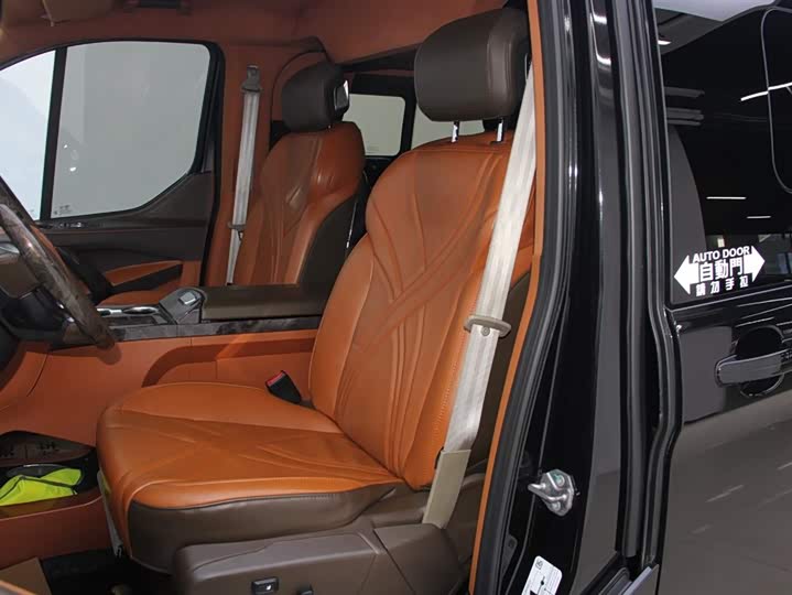 Ford Tourneo 2020 2020款 改款 2.0T 自动精英版