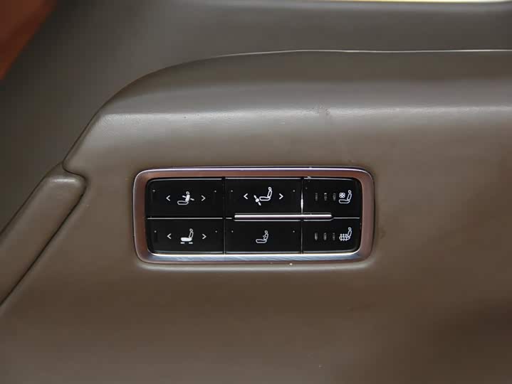 Ford Tourneo 2020 2020款 改款 2.0T 自动精英版