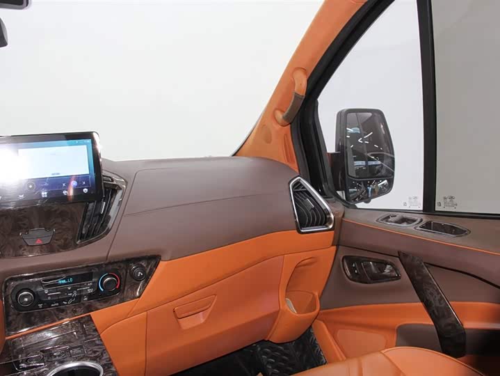 Ford Tourneo 2020 2020款 改款 2.0T 自动精英版