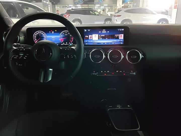 Mercedes-Benz CLA-Class 2024 2024款 CLA 200 猎跑车