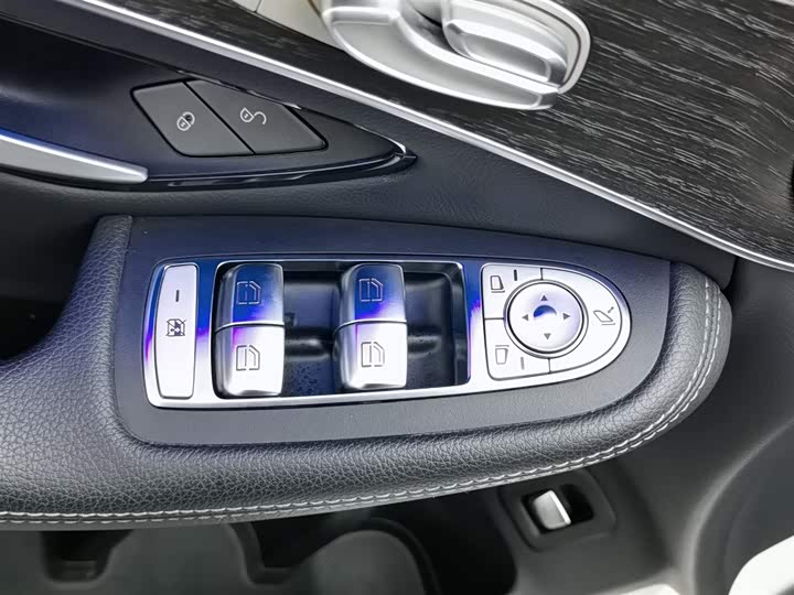 Mercedes-Benz GLC-Class Coupe 2023 2023款 GLC 300 4MATIC 轿跑SUV