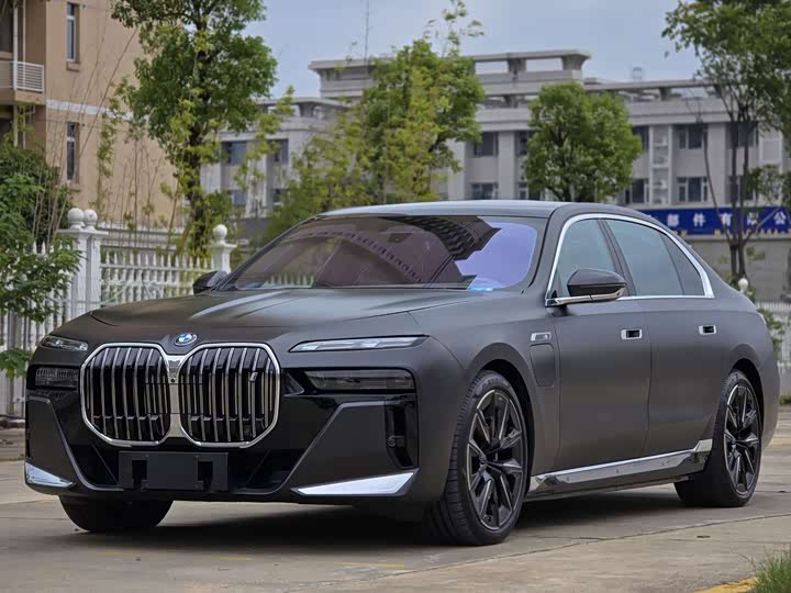 2023 BMW i7
