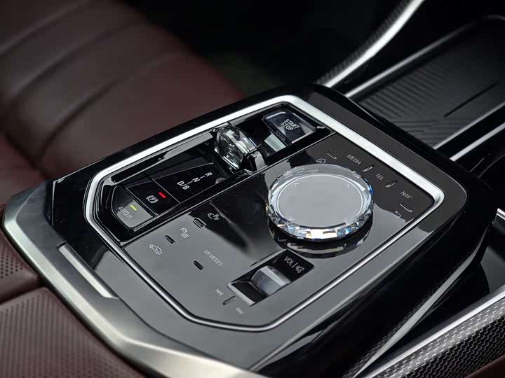 BMW i7 2023 2023款 xDrive60L M运动套装