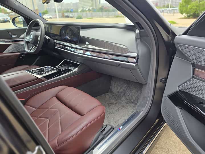 BMW i7 2023 2023款 xDrive60L M运动套装