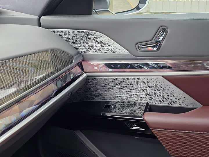 BMW i7 2023 2023款 xDrive60L M运动套装