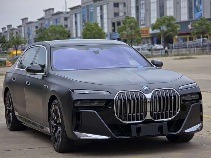 2023 BMW i7