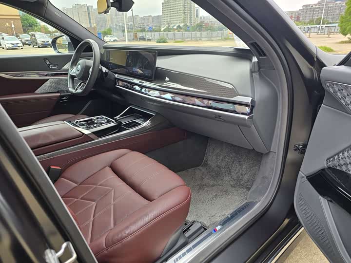 BMW i7 2023 2023款 xDrive60L M运动套装