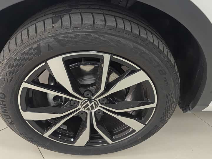 Volkswagen T-Roc 2025 2025款 300TSI DSG两驱星光版