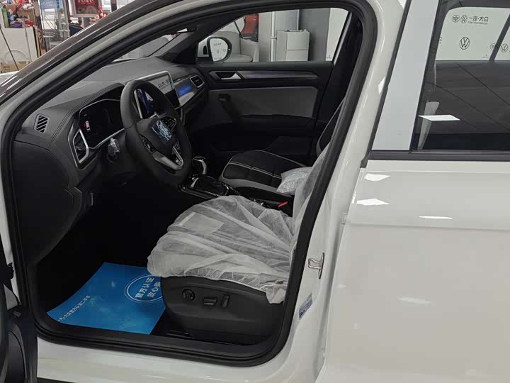 Volkswagen T-Roc 2025 2025款 300TSI DSG两驱星光版