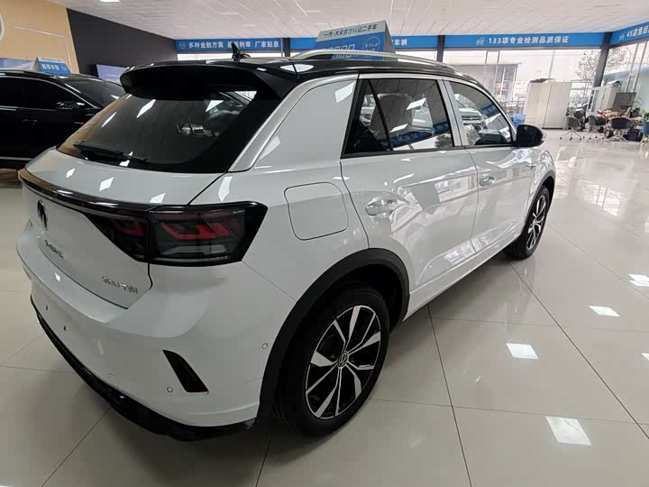 Volkswagen T-Roc 2025 2025款 300TSI DSG两驱星光版
