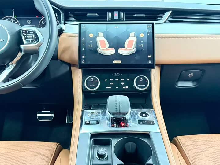 Jaguar F-Pace 2024 2024款 P250 R-Dynamic SE