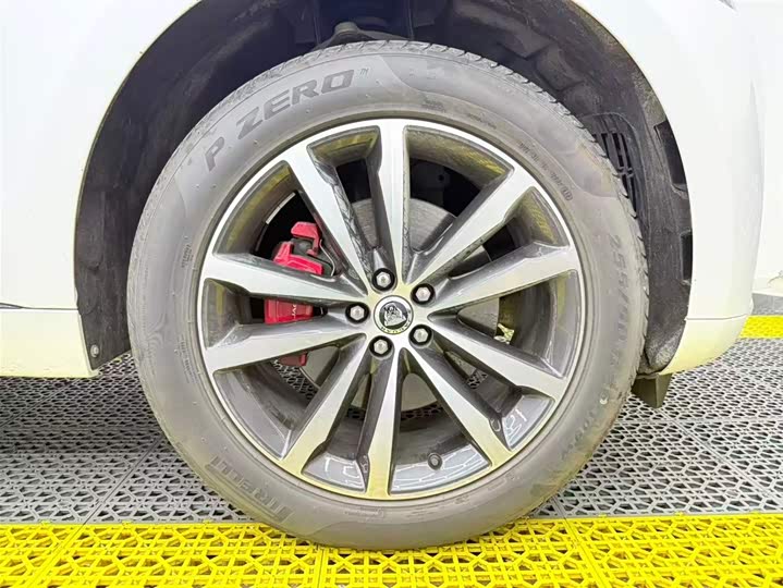 Jaguar F-Pace 2024 2024款 P250 R-Dynamic SE