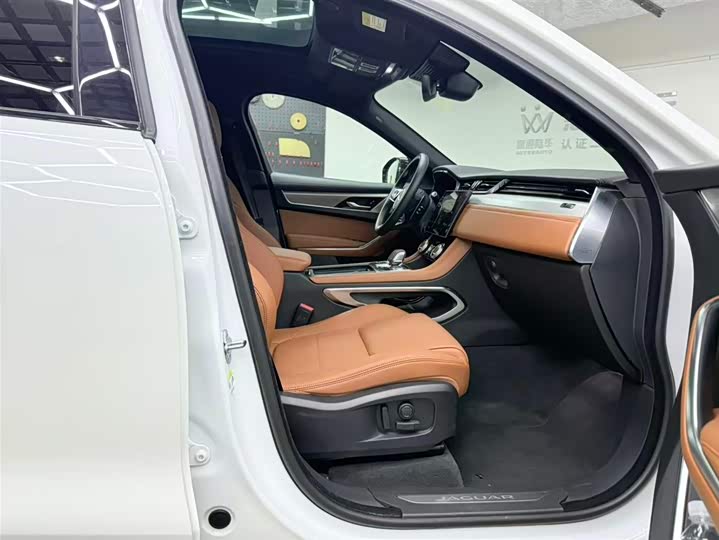 Jaguar F-Pace 2024 2024款 P250 R-Dynamic SE