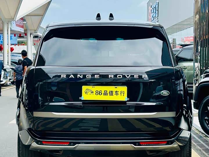Land Rover Range Rover 2025 2025款 3.0 L6 400PS 盛世加长版