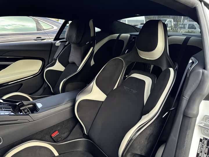 Aston Martin DB12 2023 2023款 4.0T V8 Coupe