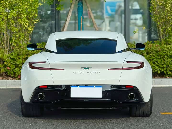 Aston Martin DB12 2023 2023款 4.0T V8 Coupe