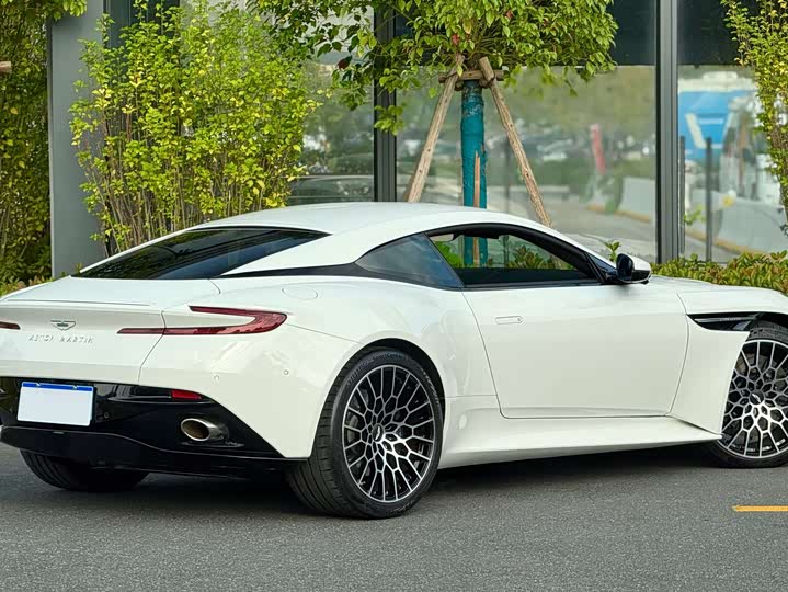 Aston Martin DB12 2023 2023款 4.0T V8 Coupe