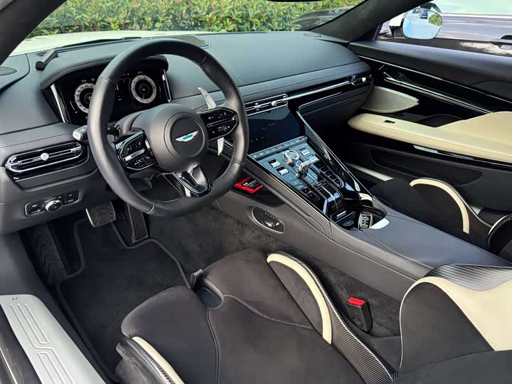 Aston Martin DB12 2023 2023款 4.0T V8 Coupe