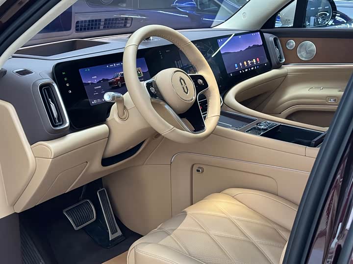 Aito M9 2025 2025款 增程 Ultra版 52kWh 6座版