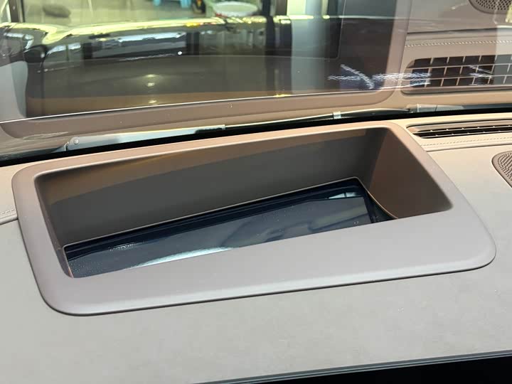 Aito M9 2025 2025款 增程 Ultra版 52kWh 6座版