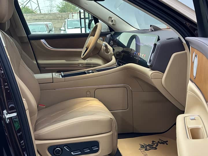 Aito M9 2025 2025款 增程 Ultra版 52kWh 6座版