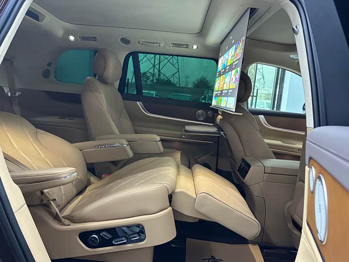 Aito M9 2025 2025款 增程 Ultra版 52kWh 6座版