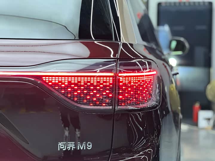 Aito M9 2025 2025款 增程 Ultra版 52kWh 6座版