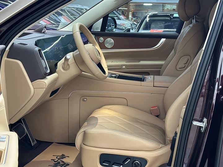 Aito M9 2025 2025款 增程 Ultra版 52kWh 6座版