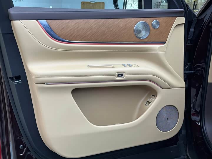 Aito M9 2025 2025款 增程 Ultra版 52kWh 6座版