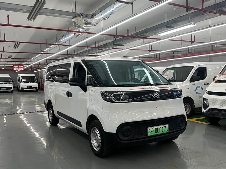 Maxus Dana V1 2025 2025款 V1 短轴低顶 多功能版（42kWh）