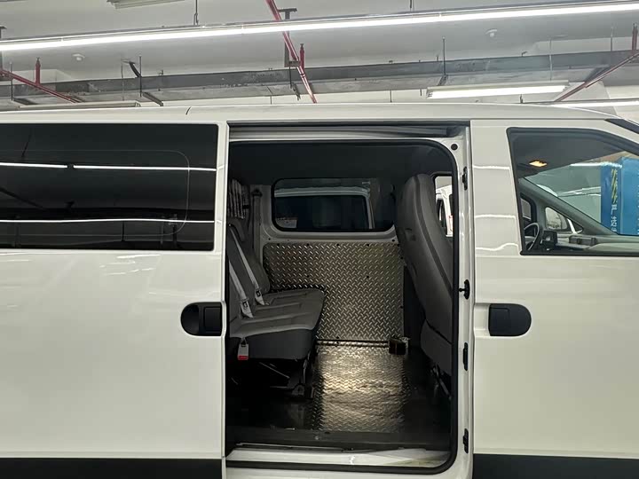 Maxus Dana V1 2025 2025款 V1 短轴低顶 多功能版（42kWh）