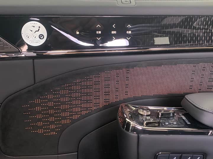 Zeekr 009 2024 2024款 六座行政版四驱 108kWh