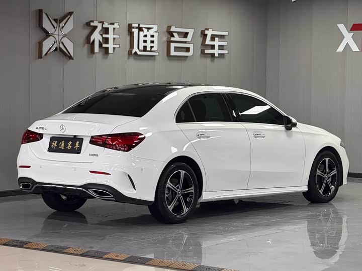 Mercedes-Benz A-Class 2025 2025款 A 200 L 时尚型