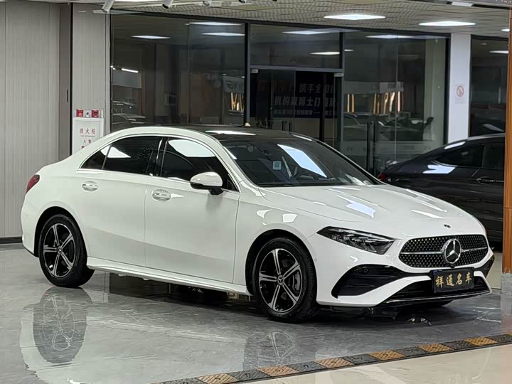 Mercedes-Benz A-Class 2025 2025款 A 200 L 时尚型