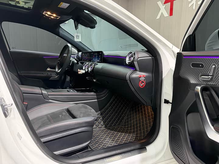 Mercedes-Benz A-Class 2025 2025款 A 200 L 时尚型