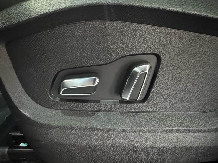 Chery Tiggo 8 Pro Hybrid 2025 2025款 冠军版 1.5T 100km 尊贵型