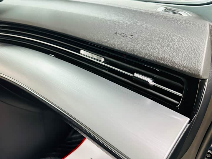 Roewe iMax 8 2022 2022款 400TGI 尊荣版